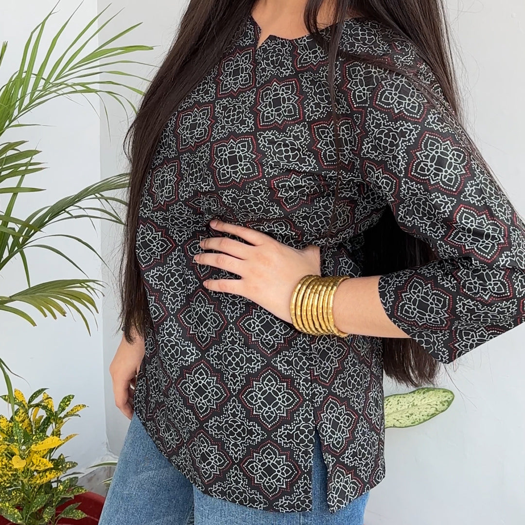 Women's(Girls) Cotton Printed Short Kurti