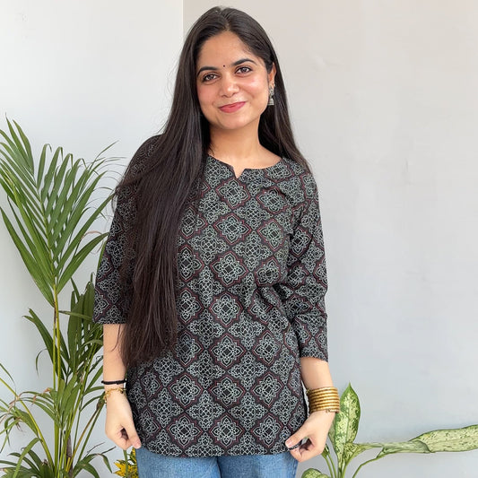 Women's(Girls) Cotton Printed Short Kurti